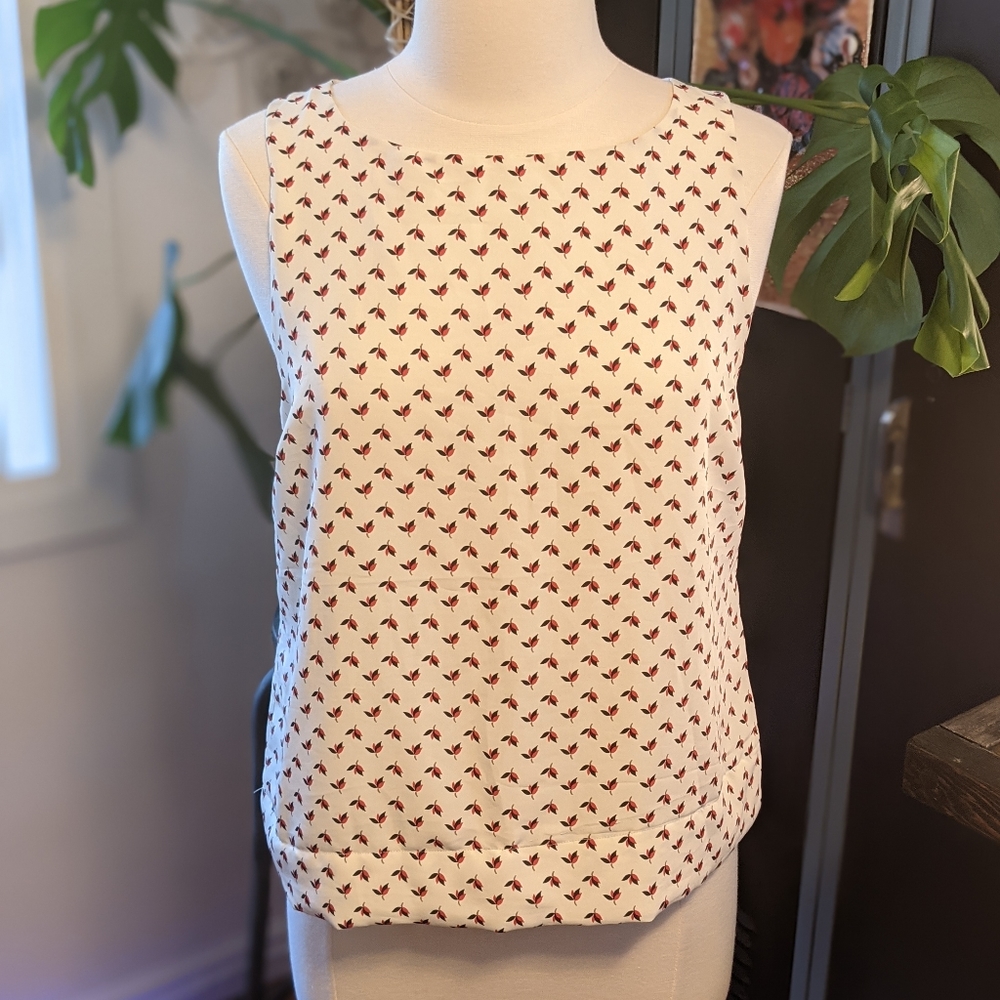 Cute Keyhole Top - Picture 2 of 3